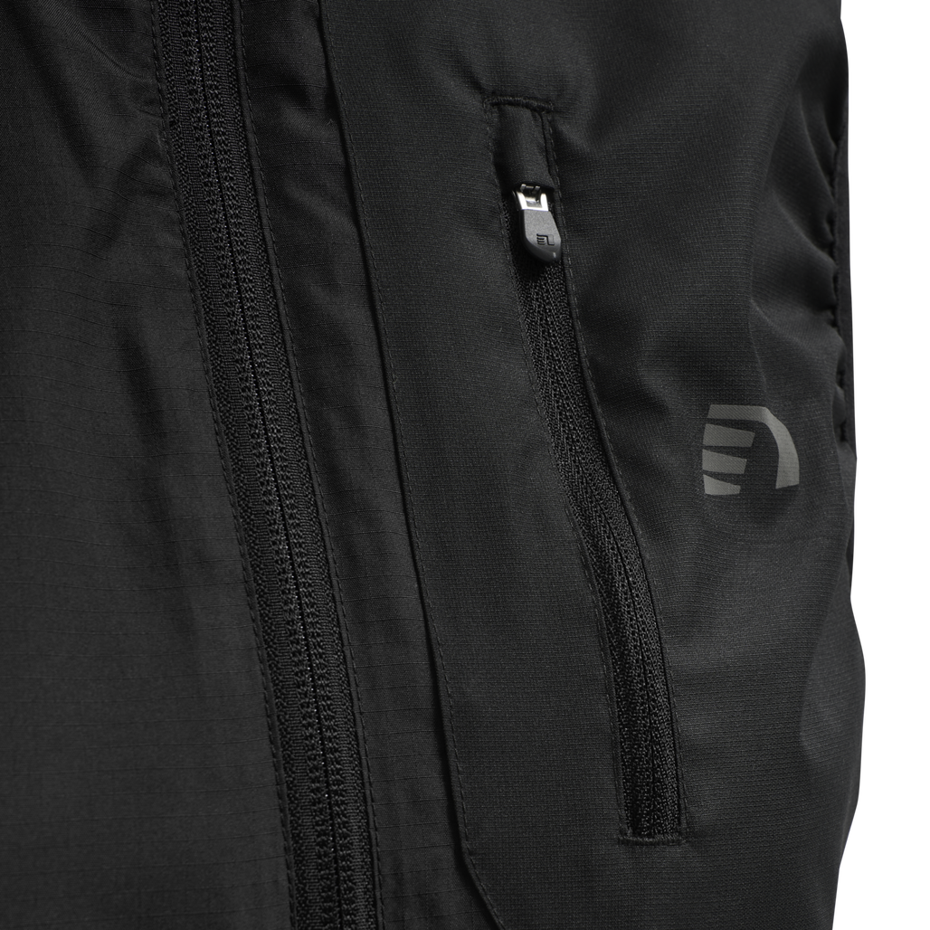 WOMEN GILET TECH, 2001, packshot
