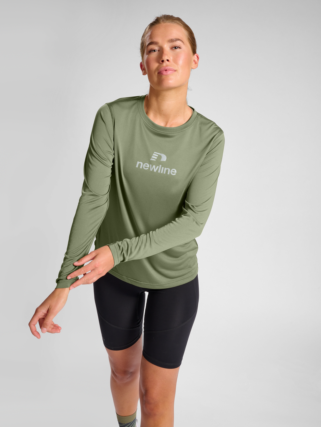 nwlBEAT LS TEE WOMAN, 6754, model