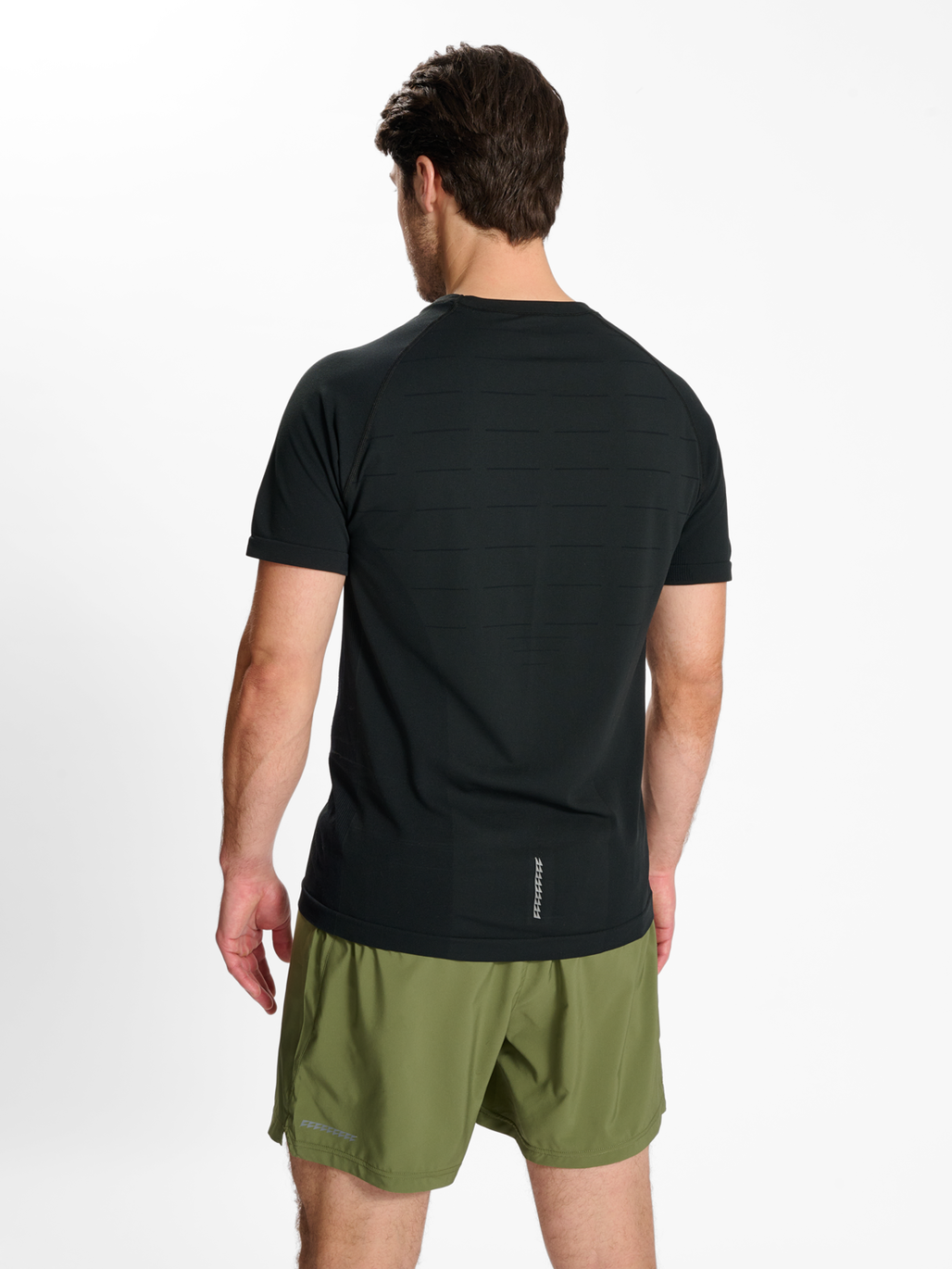 nwlRIVERSIDE SEAMLESS T-SHIRT S/S, BLACK, model