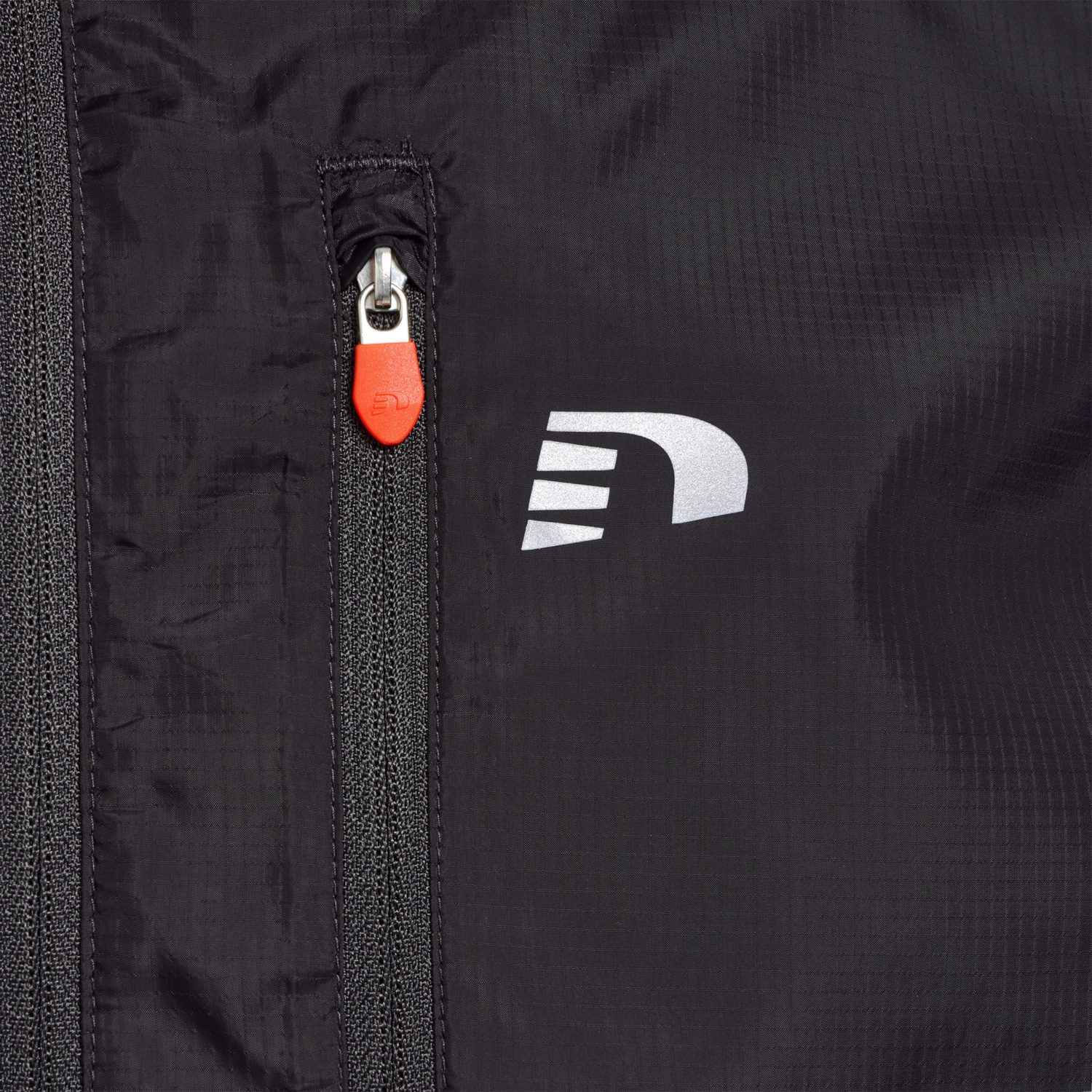 MEN PACKABLE TECH GILET, FORGED IRON, packshot