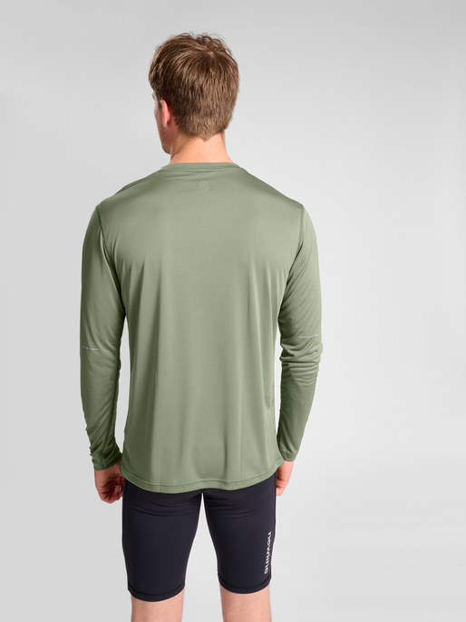 nwlBEAT LS TEE, DEEP LICHEN GREEN, model