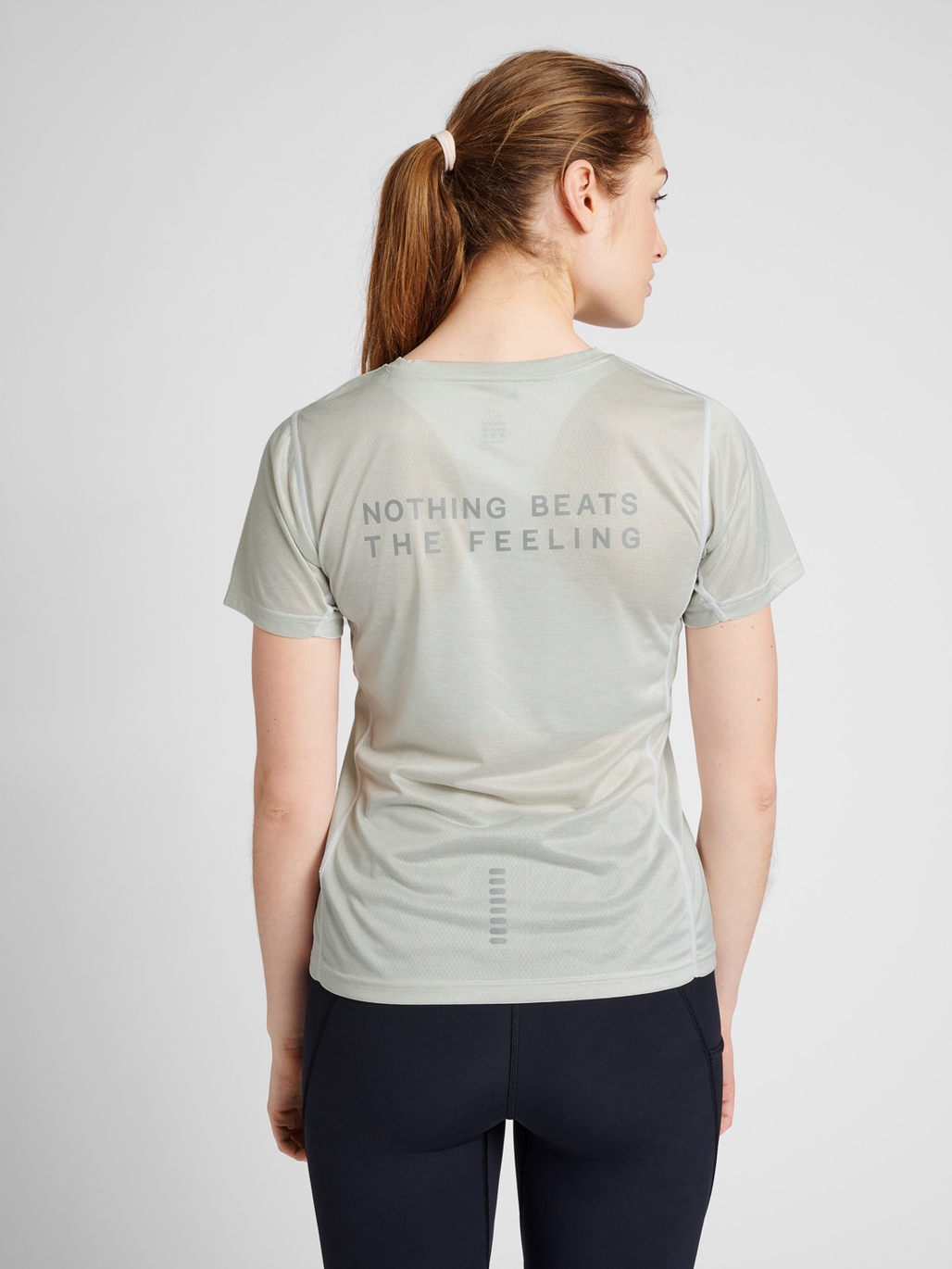 WOMEN STATEMENT T-SHIRT S/S, OYSTER MUSHROOM MELANGE, model
