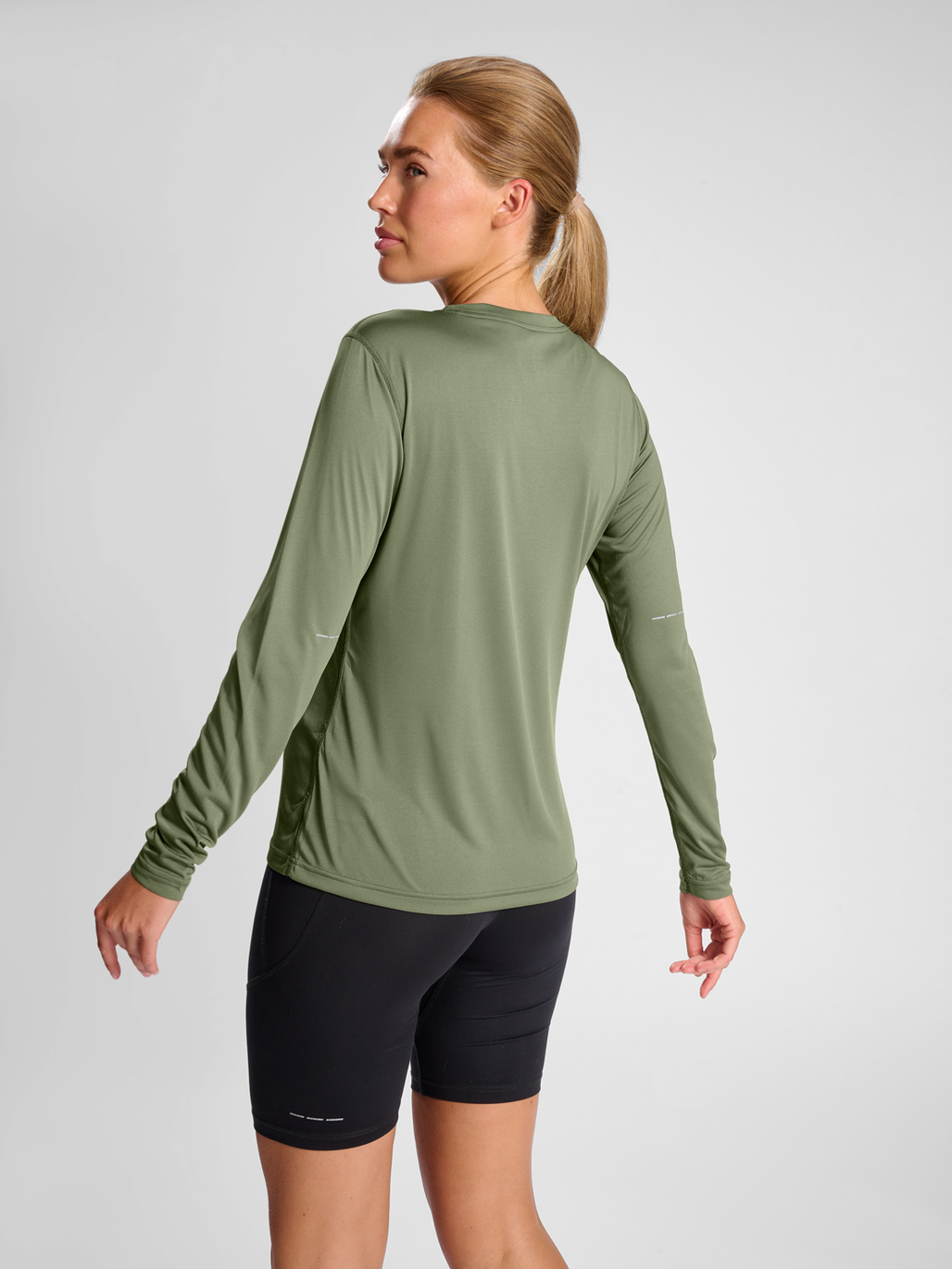 nwlBEAT LS TEE WOMAN, 6754, model