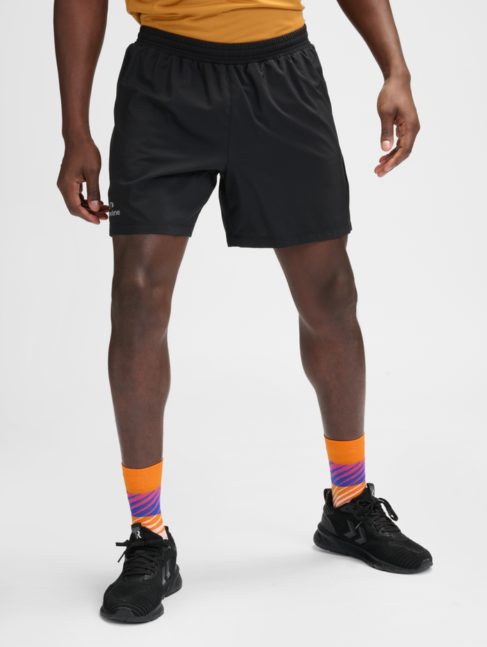 nwlPERFORM KEY POCKET SHORTS, BLACK, model