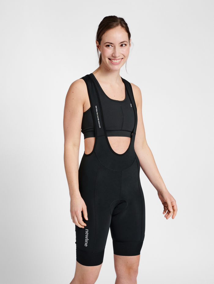 WOMENS CORE BIKE PANEL BIB SHORTS, BLACK, model