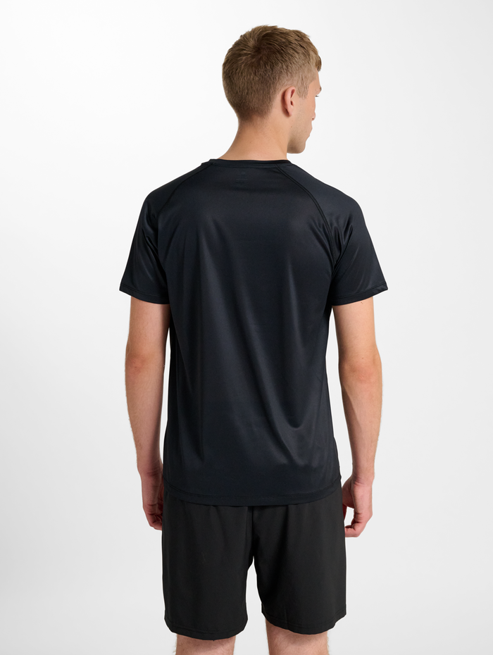 nwlBEAT GRADIENT T-SHIRT, BLACK IRIS, model