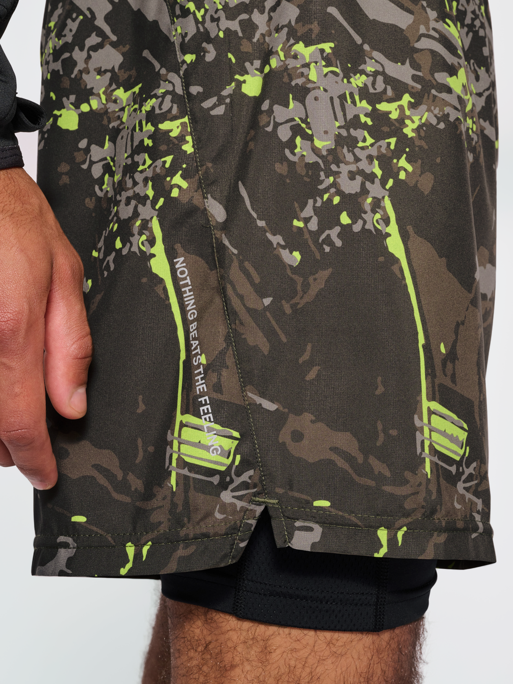 nwlKANSAS 2-IN-1 SHORTS MEN, TERRAIN AOP, model