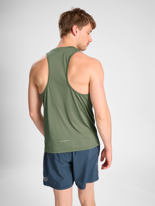 nwlBEAT SINGLET, DEEP LICHEN GREEN, model