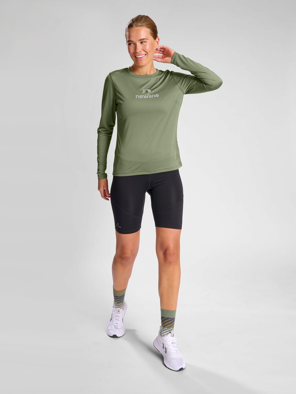 nwlBEAT LS TEE WOMAN, 6754, model