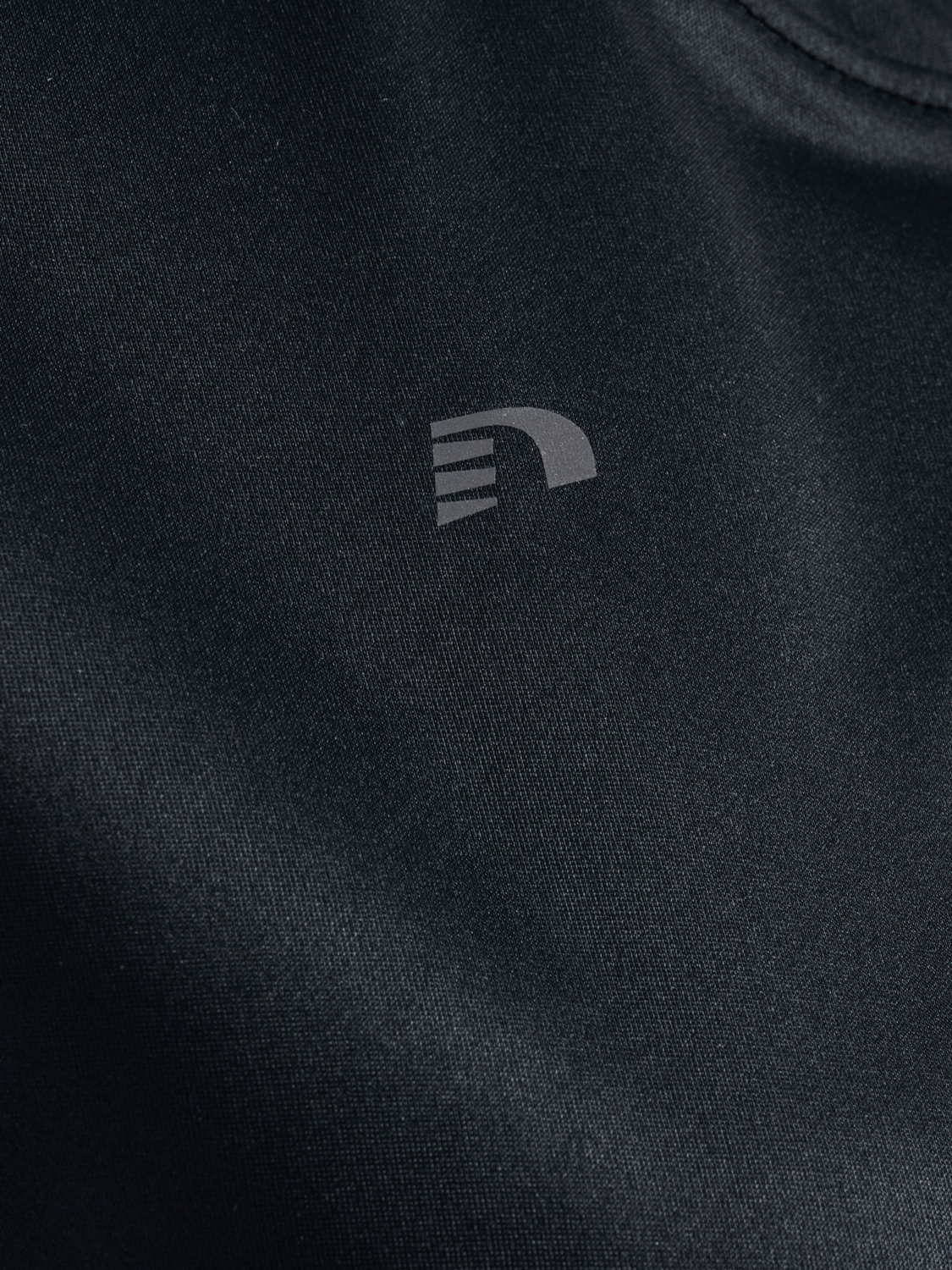 nwlBEAT GRADIENT W T-SHIRT, BLACK IRIS, packshot